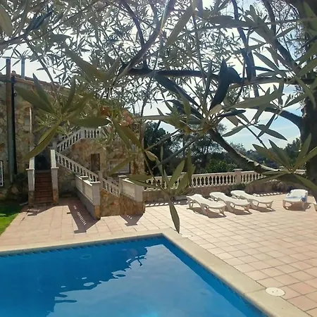 Caules Sleeps 8 Pool Wifi *